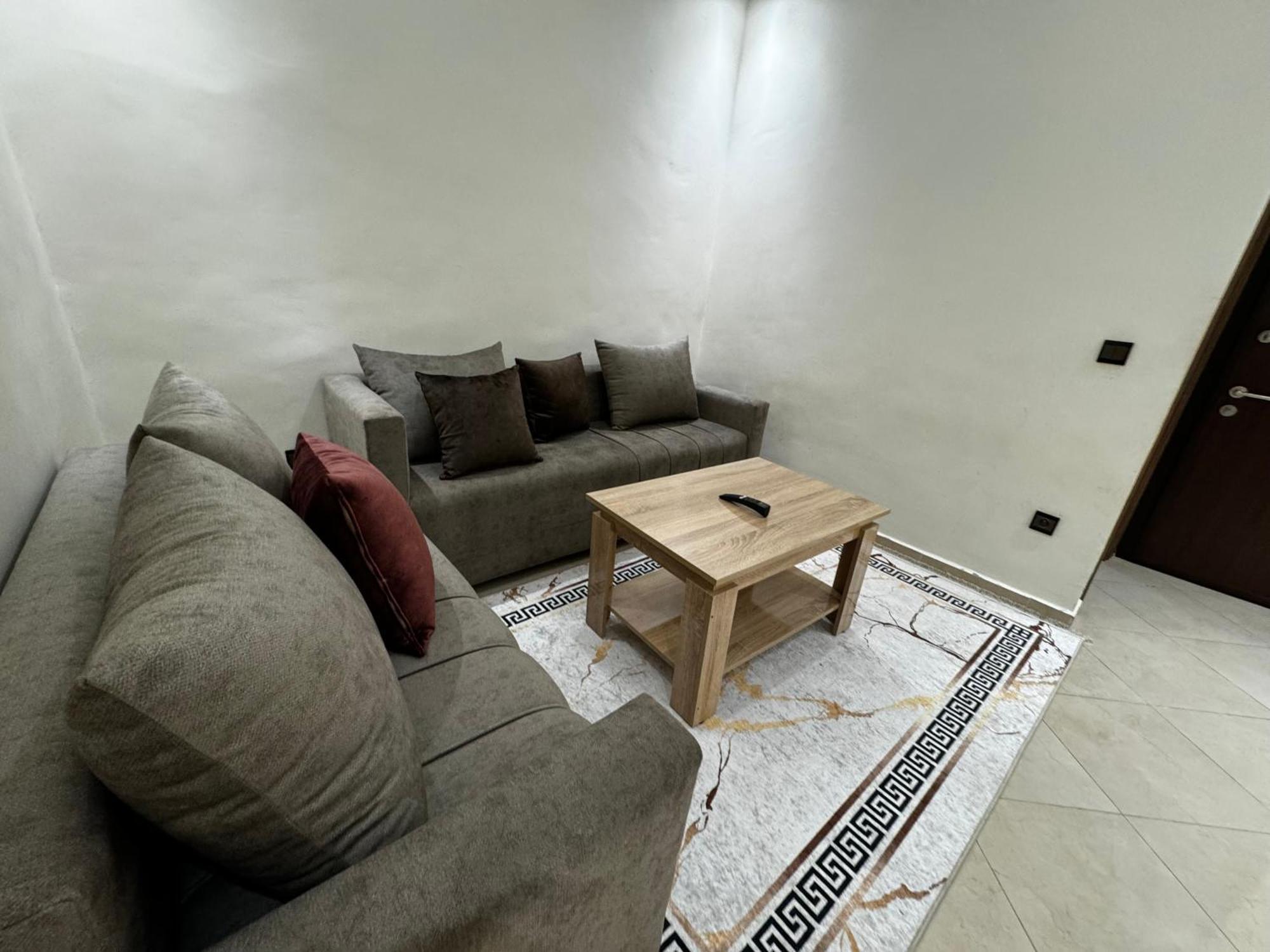 Appartement Spacieux Et Calme A Proximite De La Mer Et La Gare Agdal Rabat Bagian luar foto